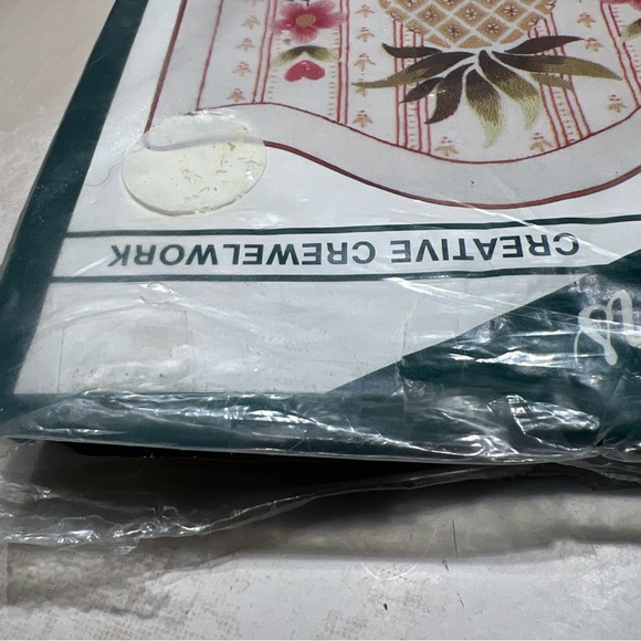 Elsa Williams creative crewelwork kit, Welcome - Picture 4 of 4